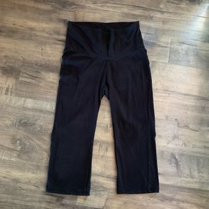 Motherhood maternity capri leggings